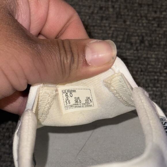 Vans Off the Wall Skateboarding Shoes Women's US 6 Cream Canvas Slip-on Sneakers - Picture 7 of 7